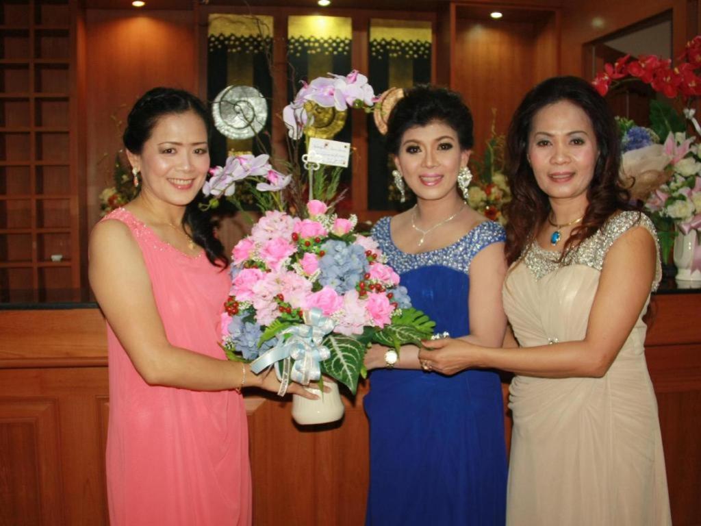 Le Parc Wangnang Hotel Phitsanulok Eksteriør billede