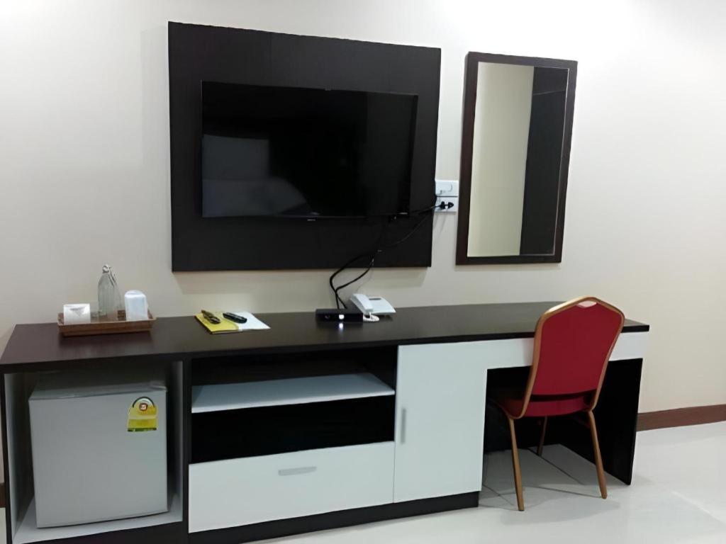 Le Parc Wangnang Hotel Phitsanulok Eksteriør billede