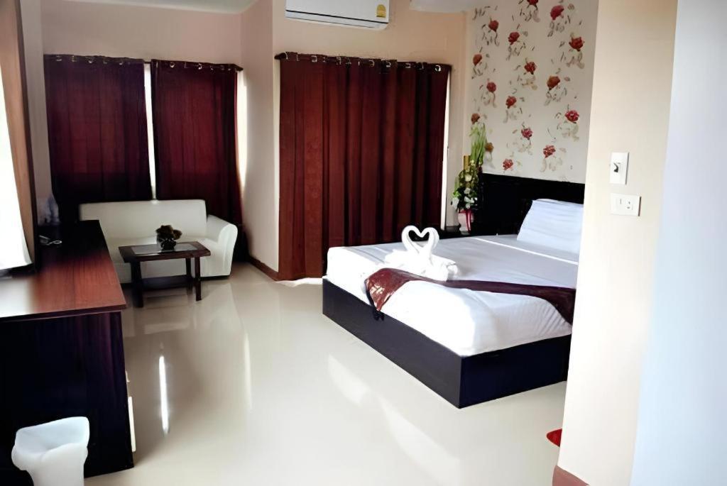 Le Parc Wangnang Hotel Phitsanulok Eksteriør billede